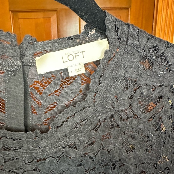 LOFT black lace blouse size L - Picture 4 of 5